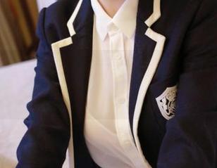 模范学院 – 从教室走出的唐琪儿Beauty：美图后面竟然是这种校服？