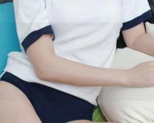 模范学院 – 图库里的柒喜小baby——白衬衫非比寻常，分享的不止是穿法，更是态度。