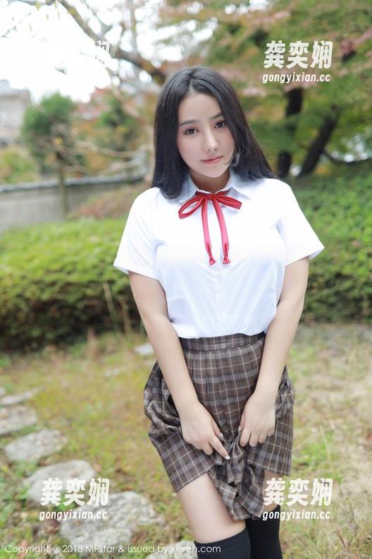 模范学院-韩好甜 模范学院 - 韩好甜影像力量:校服写真让人怀念在图书馆打瞌睡的日子!
