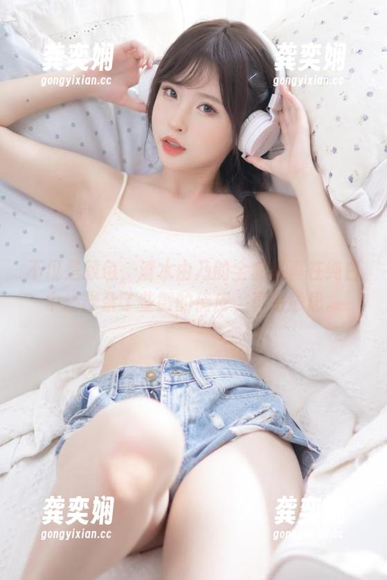 清水由乃 不仅是颜色,清水由乃的全套写真在纯白中还掺杂了些微的俏皮,真有意思。