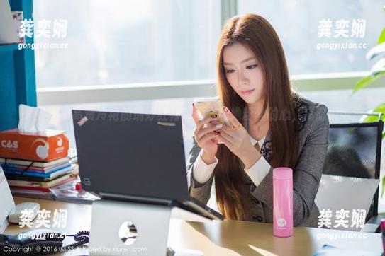 爱蜜社-瑞妤 爱蜜社 - 高贵冷艳的瑞妤红裙套图,和她粉丝的心,资源闪电流转!