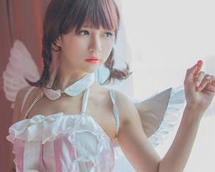 分享白金Saki女神的套图，注意！容易分心哦