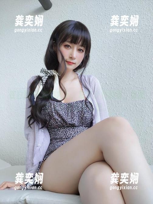 白银81 在白银81的视角下,精选少女的美,仿佛在诉说默默的心思。
