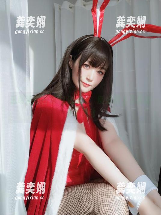 白银81 透明服和白银81的cos,刚好碰上了我的某个触动