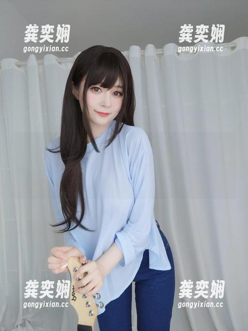 白银81 图集:当白银81变成小护士,哈哈,原图你见过几份?说实话,现在只想看她的白丝
