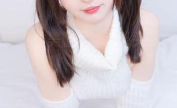 神乐坂真冬的美脚写真，从头到脚，专注力满满，只差一杯热饮？