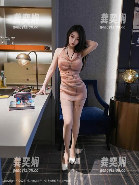 秀人网 - 看KOKO可可的睡衣图集：这到底是休闲自如，还是时代的时髦反叛？