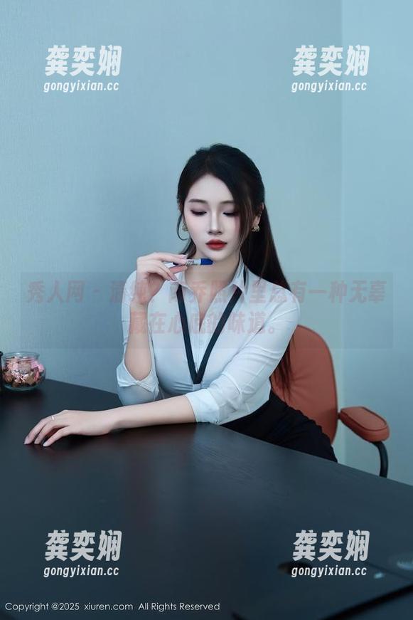 秀人网 - 清纯？南乔照片里总有一种无辜藏在心底的味道。