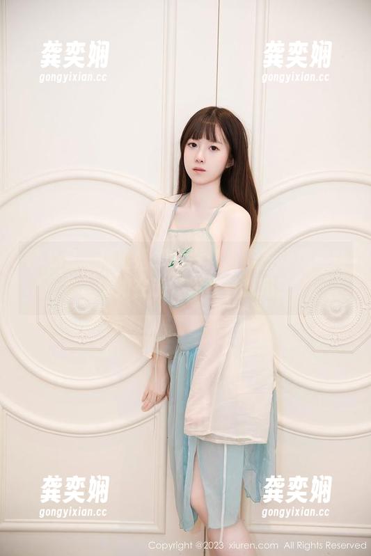 秀人网-周慕汐 秀人网 - 精选婚纱写真:当周慕汐缓缓转身,恍如在说“你在看我吗?”