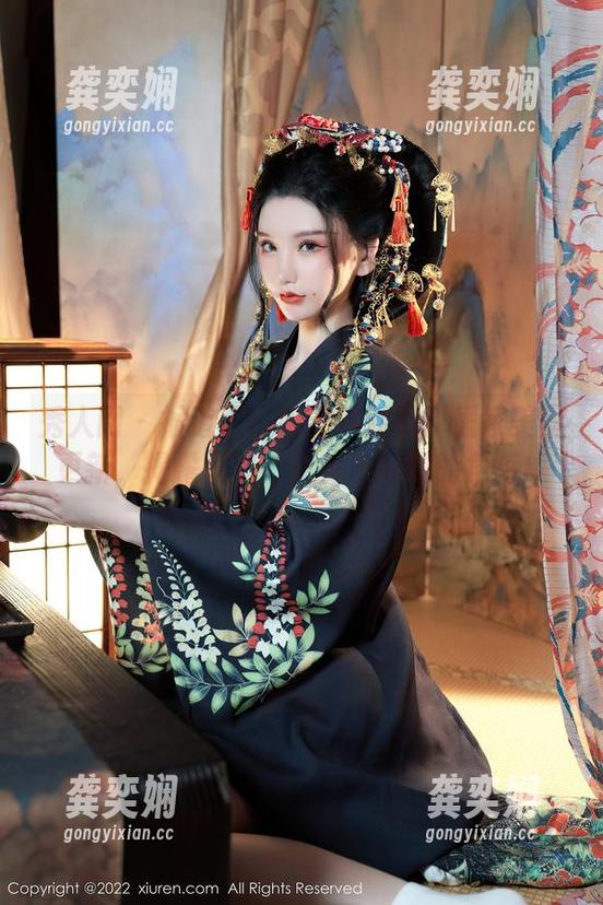 秀人网-奶芙乔乔 秀人网 - 报道了!奶芙乔乔推新居家美图更新,揭露家庭“隐秘”与猫的角落!