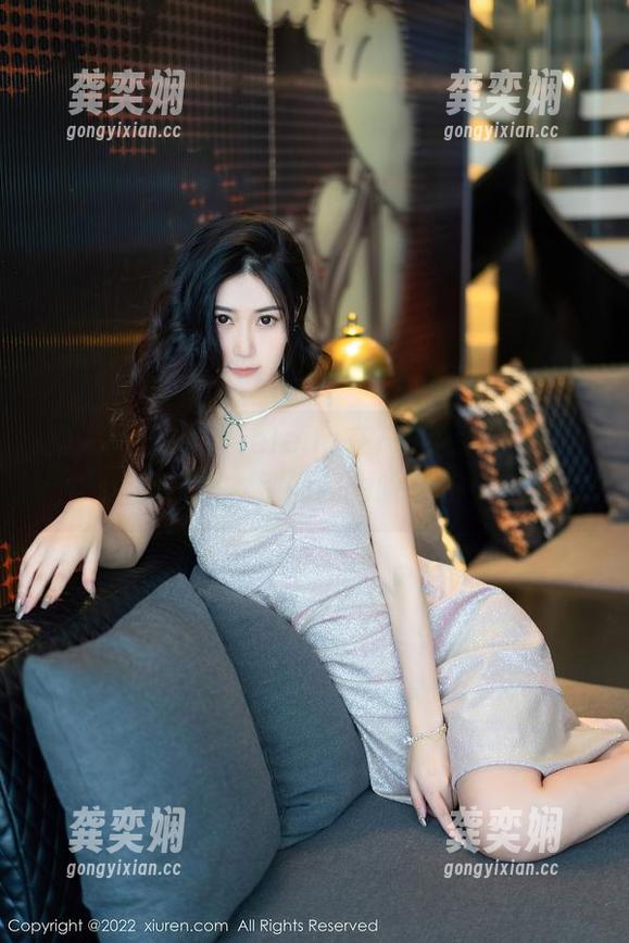 秀人网 - 娜露selena在户外撒欢儿：这组原图，别问我为啥免费！