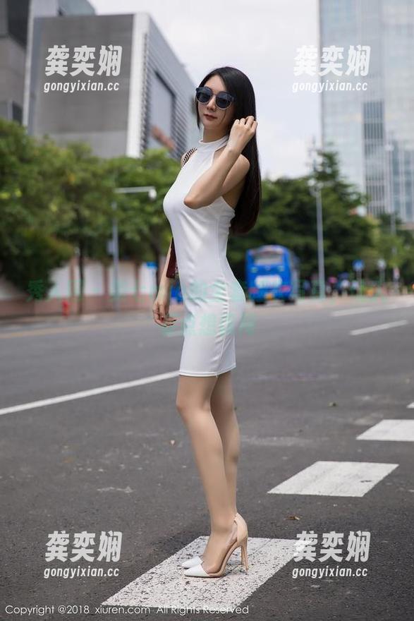 秀人网 - 美七mia的全套睡衣写真，让人有点想误闯