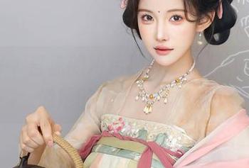 秀人网 – 言沫的粉色趣味，作品和资源就像她的心情一样甜蜜