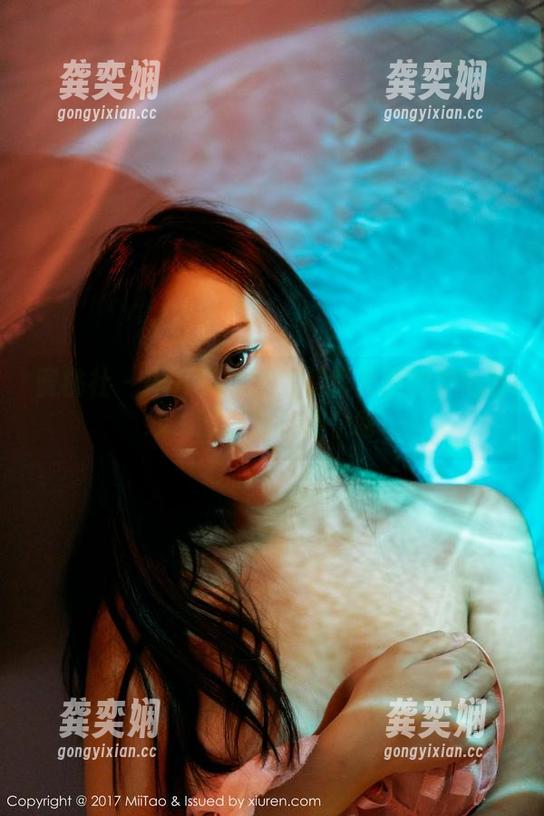蜜桃社 - 揭开李颖诗比基尼美图的神秘面纱，图包里的那个啥...