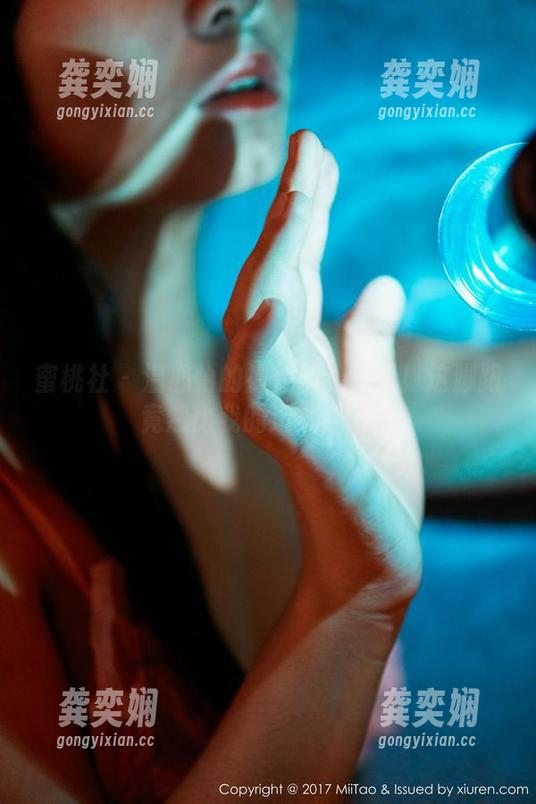蜜桃社-温心怡 蜜桃社 - 温心怡的裸足精选:看!这脚跟竟然比我的运气还好!