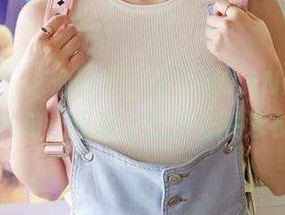 蜜桃社 – 泳池日常，韵莉娜VANILLA的私拍让我忍不住想去买泳衣