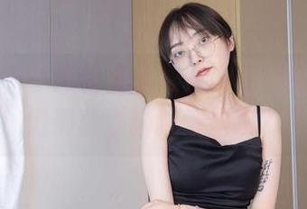 袜啵啵 – 小淳的裸足合集：归根结底，我们都喜欢脚趾头是吧？