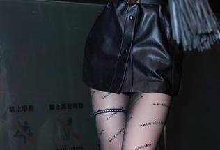 语画界 – 程程程的兔女郎在线，图片里藏着多少小心思？我猜你不知道。