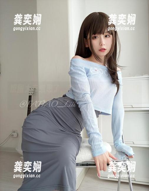 迷之呆梨 原图太有意思了,迷之呆梨被姐姐的气场撑爆了吧?