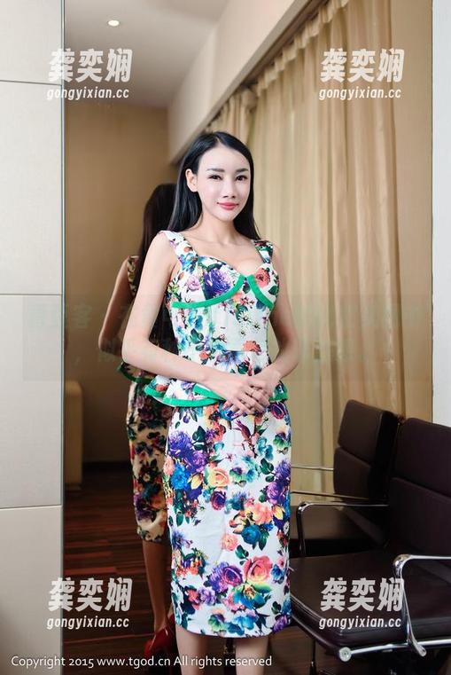 青豆客-黄可christine 青豆客 - 在黄可christine的秘密美图中,似乎有种不露声色的诱惑感。